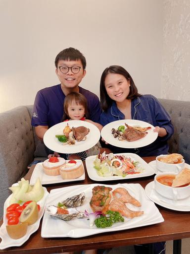 特別節日-父親節製作節慶餐食，讓全家人在住房內歡聚(蓁愛產後護理之家提供)